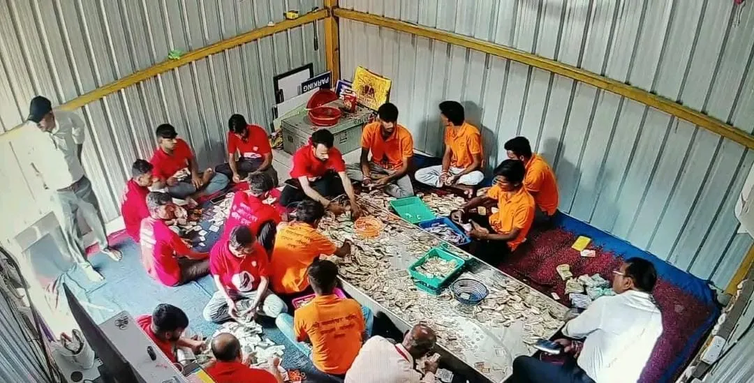 से मिले 32.69 लाख रुपए